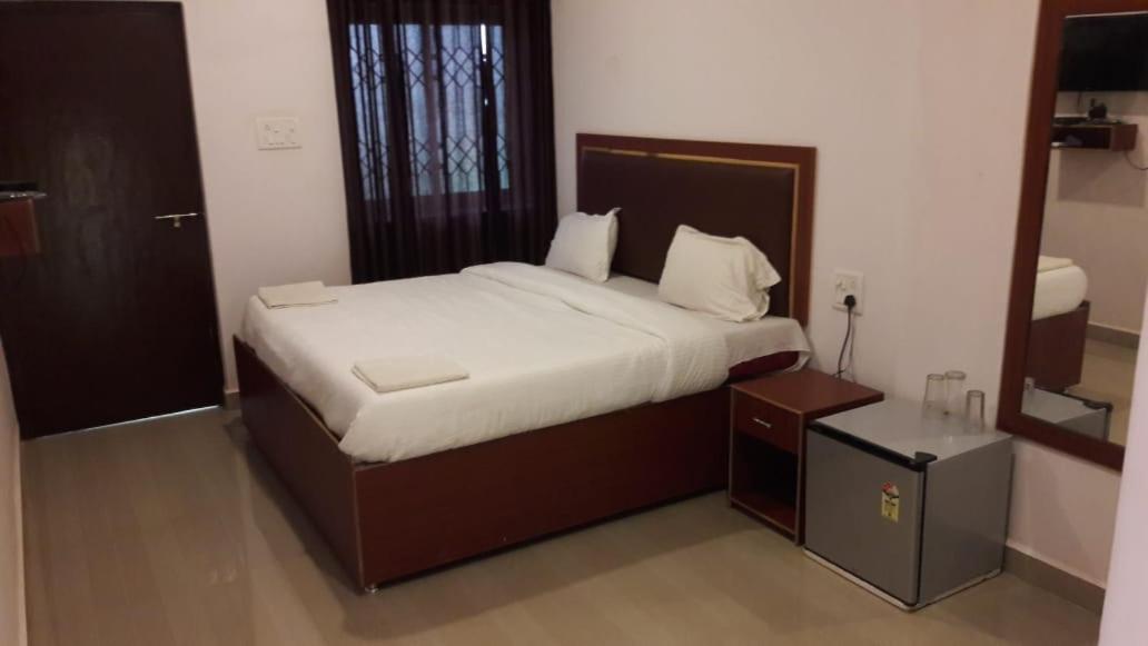 Fullmoon Beach Place Candolim Exterior foto