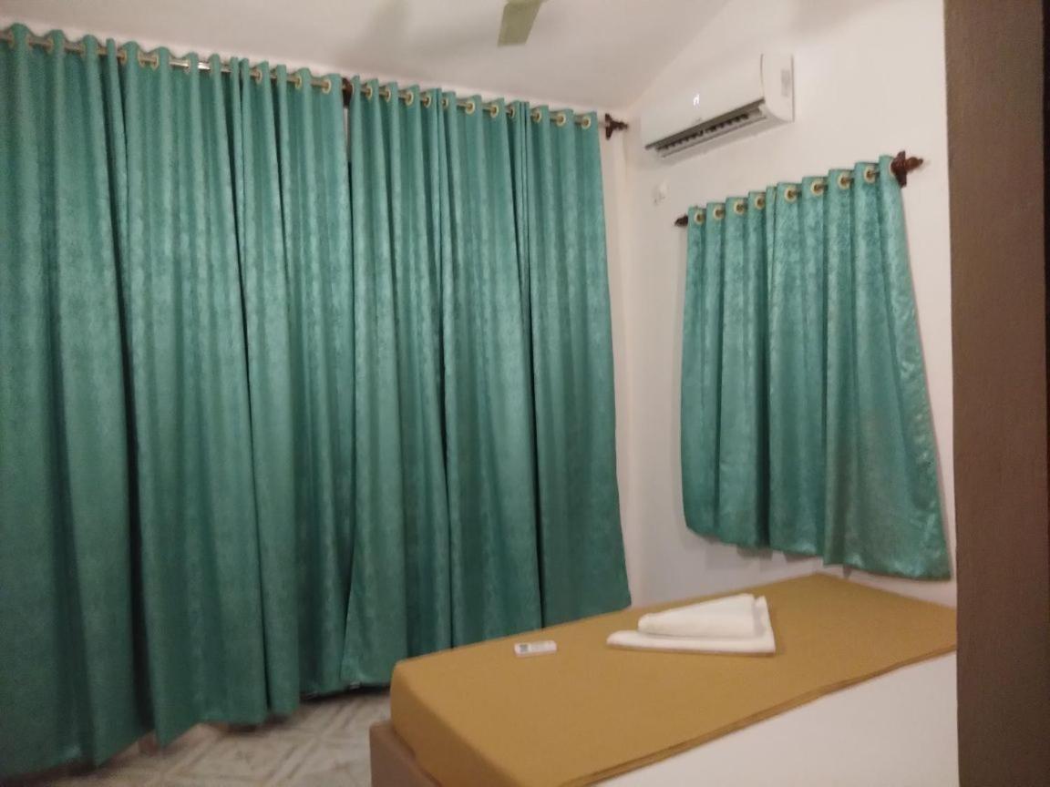 Fullmoon Beach Place Candolim Exterior foto