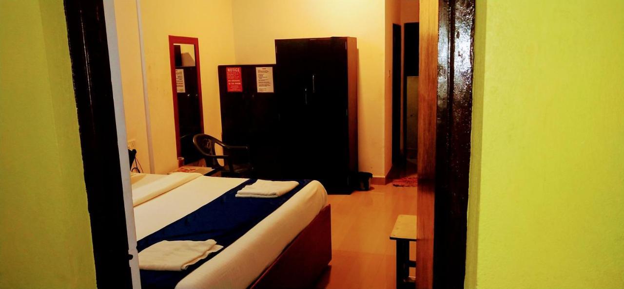 Fullmoon Beach Place Candolim Exterior foto